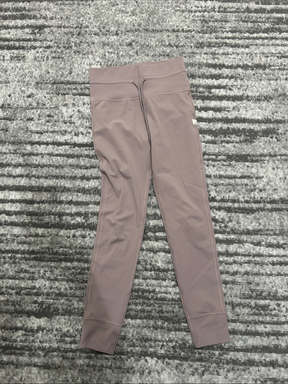Vuori Mauve High-Rise Performance Leggings